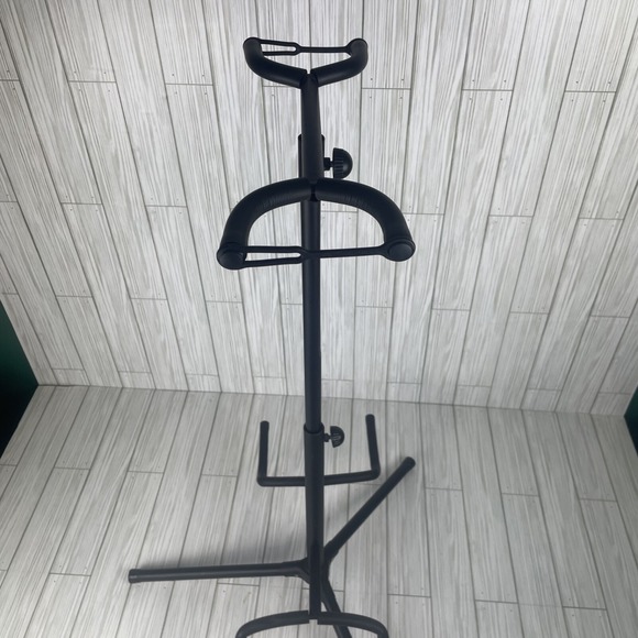 Gamestop Double Guitar Stand For Guitar Hero/Rock Band 2008 RARE w/straps - Picture 4 of 6